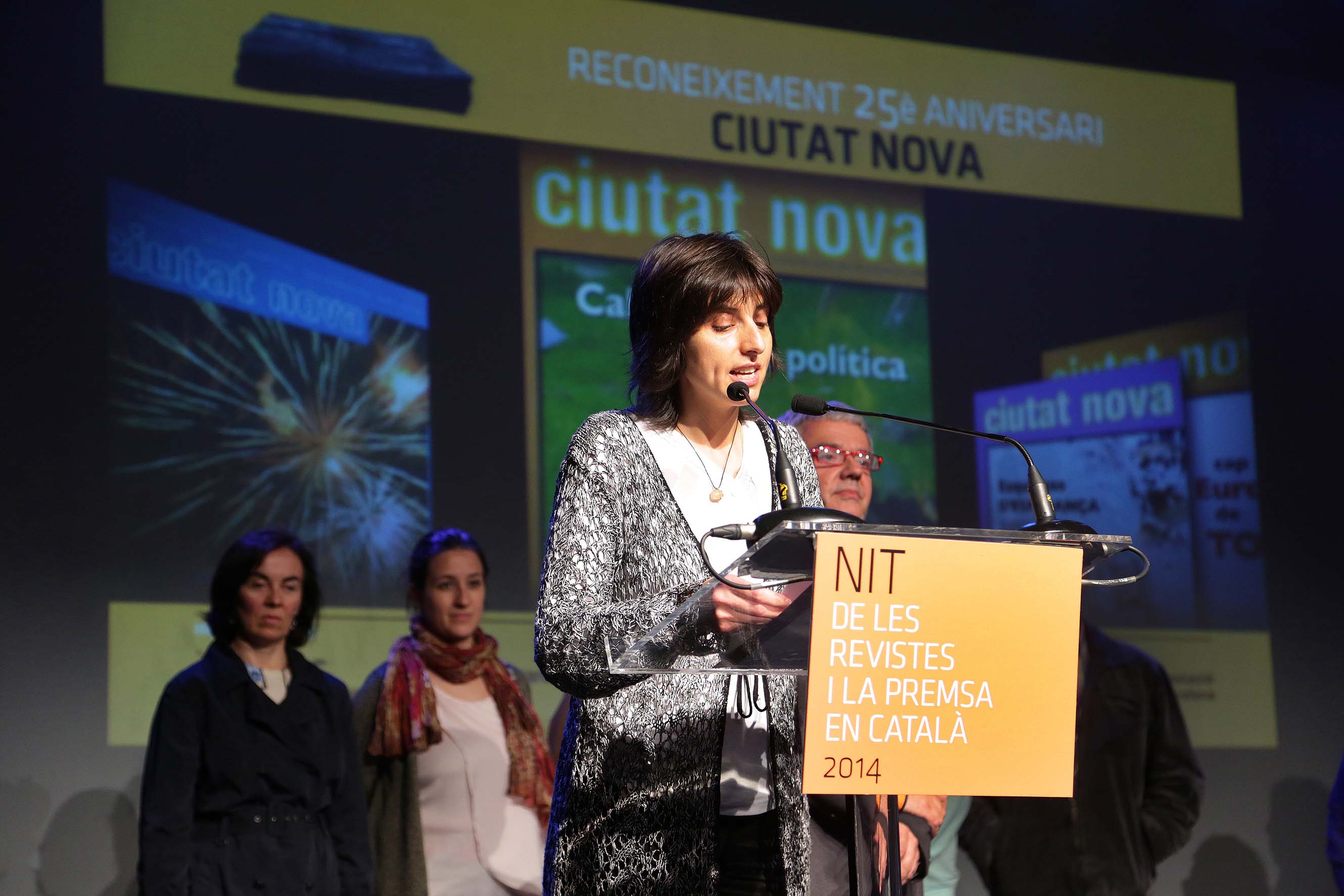Amparo Gómez agraeix el premi en nom de Ciutat Nova